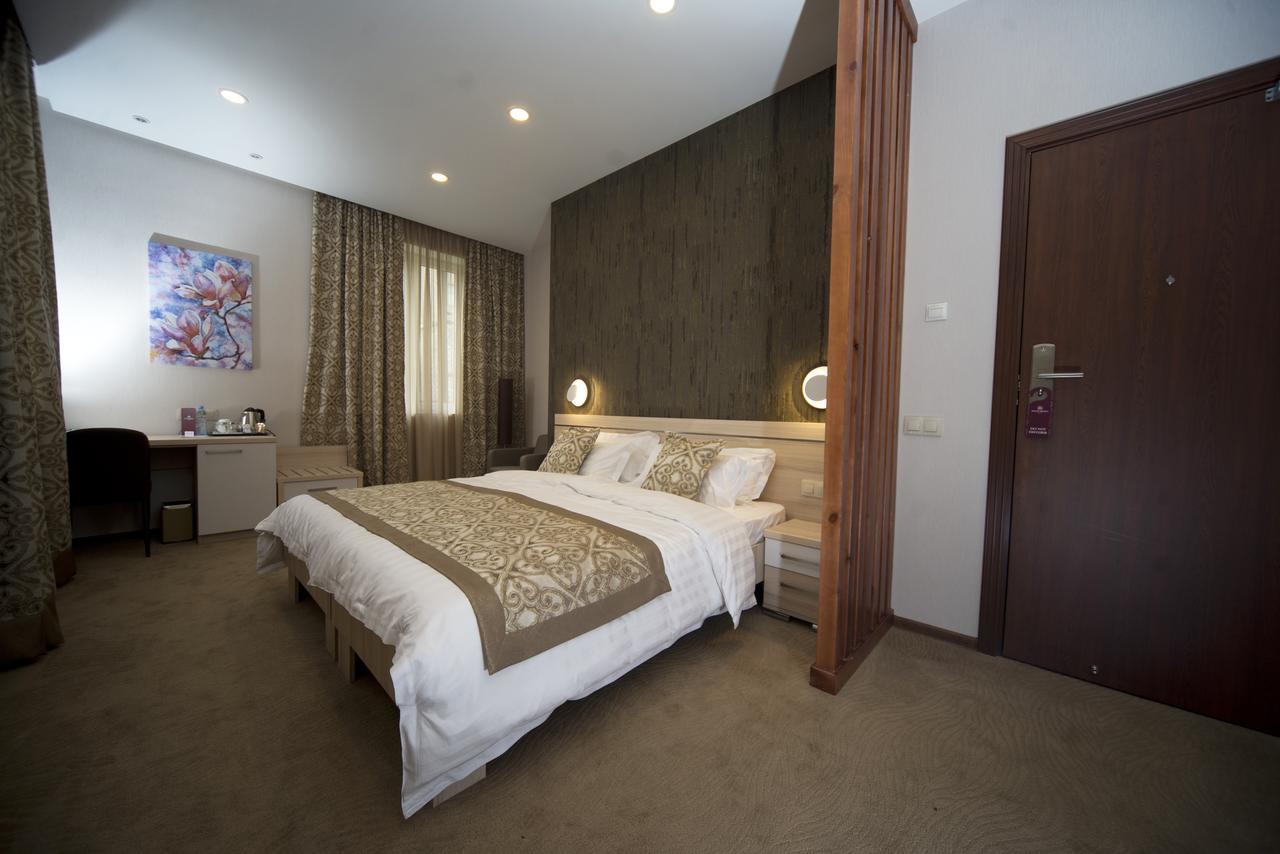 Iberia Didube Hotel Tbilisi Ngoại thất bức ảnh